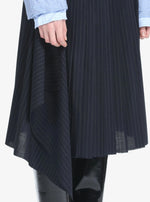 Load image into Gallery viewer, Nº21 Pinstripe Pleated Skirt
