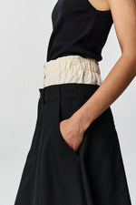 Load image into Gallery viewer, ADNYM Aura Kilt Tropical Black
