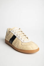 Load image into Gallery viewer, Maison Margiela Replica Sneakers In Black And Vintage Yellow
