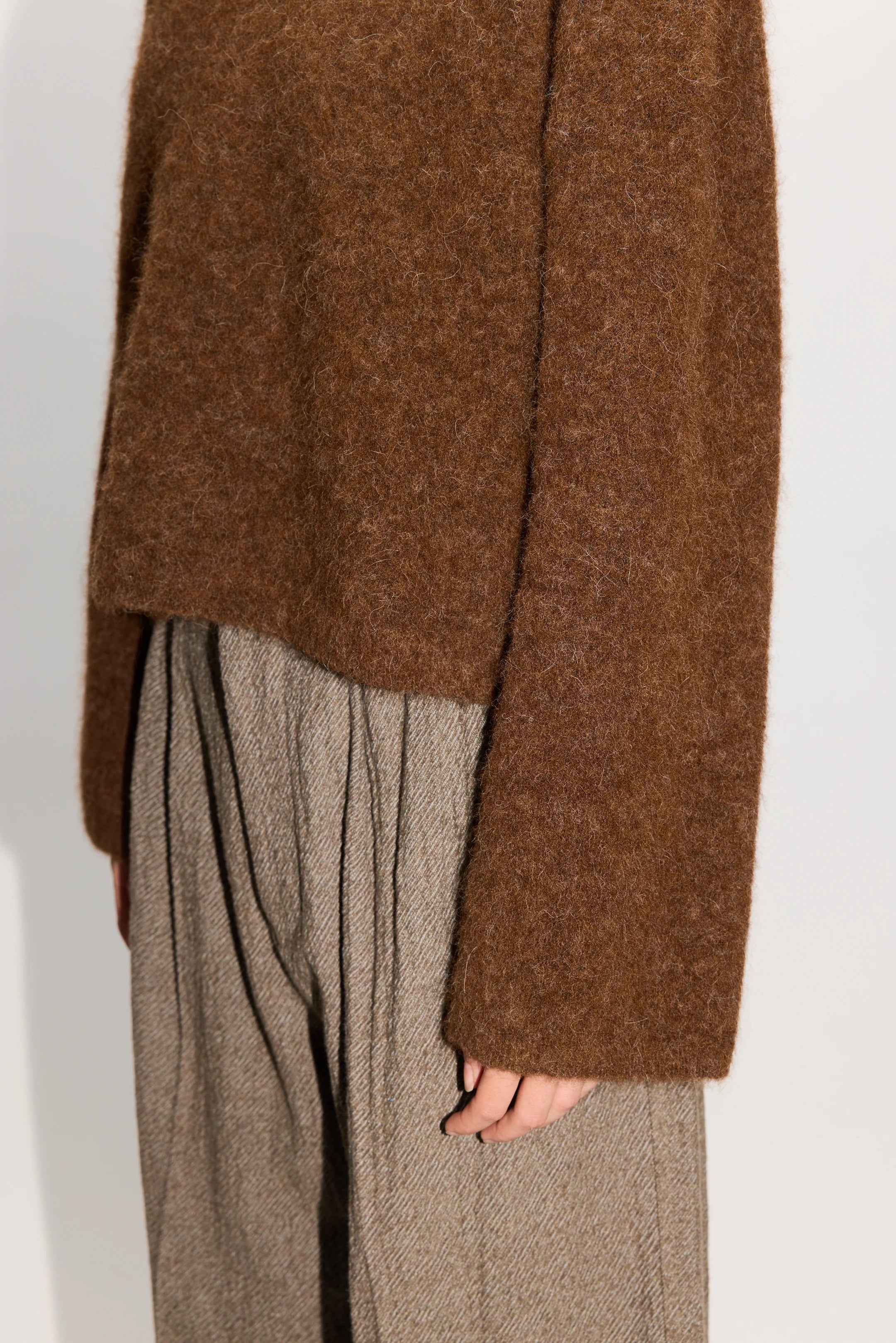 HOPE Cropped Oversized Sweater Brown