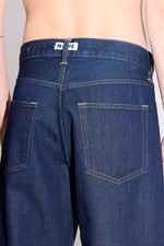 Load image into Gallery viewer, HOPE &#39;Criss&#39; Loose-Fit Jeans Rinsed Indigo
